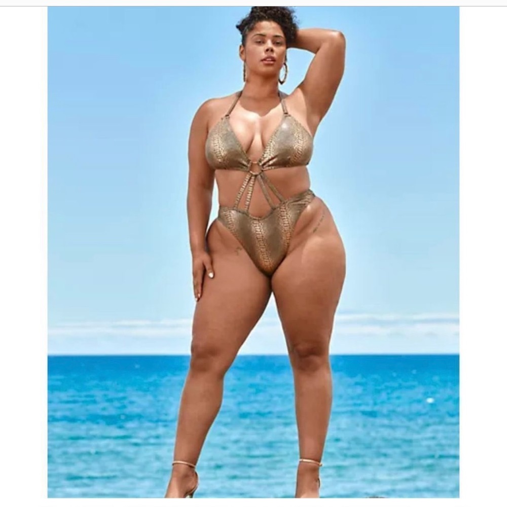 All offers considered-Fashion to Figure swimsuit